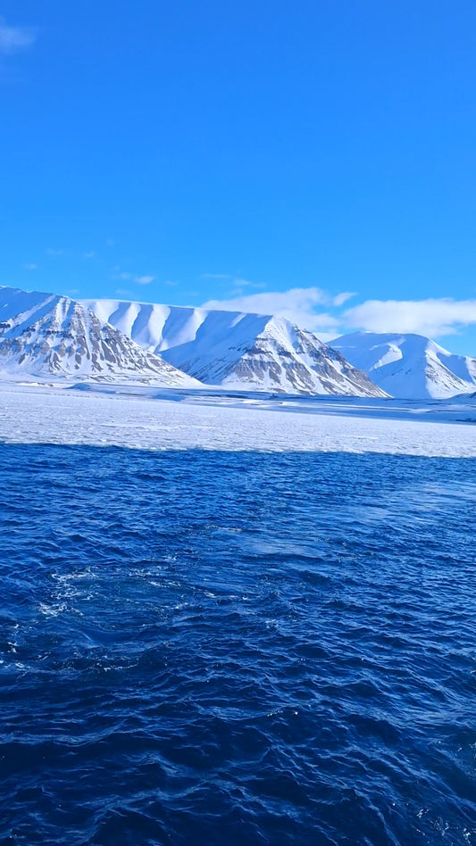 Arctic Friday Breathwork Facing the fjord - In the arctic archipelago